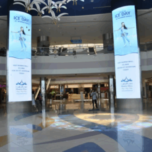 ÉCRAN INTERNE P5, ÉTANCHE PUBLICITAIRE PROGRAMMABLE TRÈS HAUTE LUMINOSITÉ VISIBLE EN PLEIN SOLEIL POUR VITRINE ET INTÉRIEUR 100x100 cm.