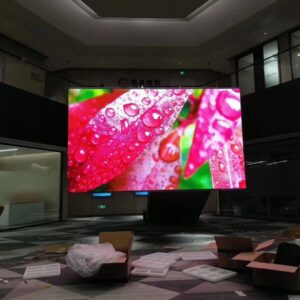 ECRAN LED P1.53 INTERIEUR PROGRAMMABLE TRES HAUTE LUMINOSITE VISIBLE EN PLEIN SOLEIL 100x100 cm